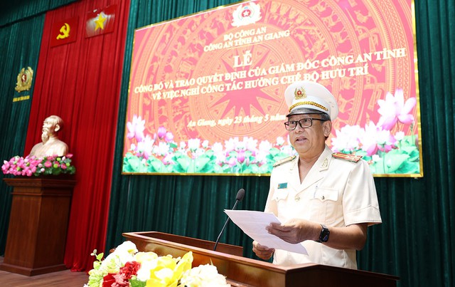 Công an tỉnh An Giang: Trao Quyết định nghỉ hưu theo nguyện vọng cho 68 đồng chí- Ảnh 9. Công an tỉnh An Giang: Trao Quyết định nghỉ hưu theo nguyện vọng cho 68 đồng chí- Ảnh 9.
