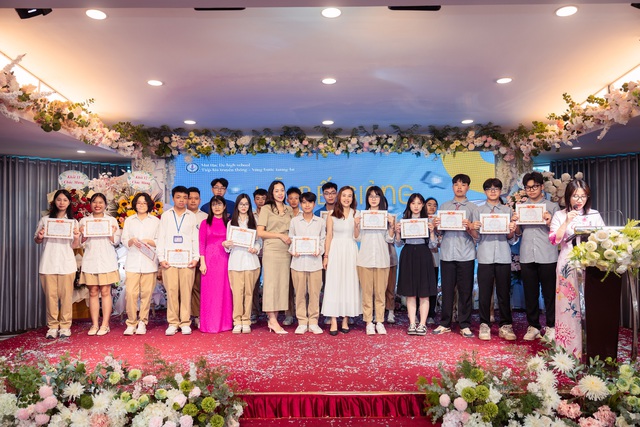 Tháng Năm rực rỡ- Ảnh 4. Tháng Năm rực rỡ- Ảnh 4.