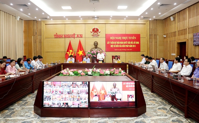 Nghệ An: Tổ chức lấy ý kiến về dự thảo sửa đổi, bổ sung Hiến pháp năm 2013- Ảnh 1. Nghệ An: Tổ chức lấy ý kiến về dự thảo sửa đổi, bổ sung Hiến pháp năm 2013- Ảnh 1.