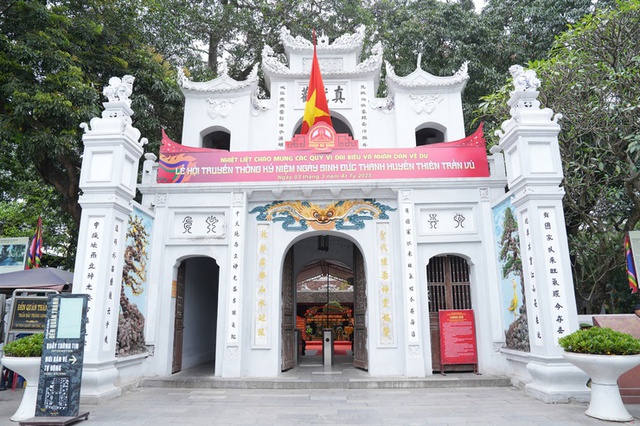 Hà Nội: Sắp ra mắt tour đêm "Tiếng chuông Trấn Vũ" tại di tích đền Quán Thánh- Ảnh 1. Hà Nội: Sắp ra mắt tour đêm "Tiếng chuông Trấn Vũ" tại di tích đền Quán Thánh- Ảnh 1.