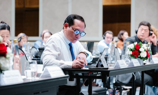 Eurocham kiến nghị “bỏ rào cản bằng cấp” để thu hút nhân tài toàn cầu vào Việt Nam- Ảnh 2. Eurocham kiến nghị “bỏ rào cản bằng cấp” để thu hút nhân tài toàn cầu vào Việt Nam- Ảnh 2.