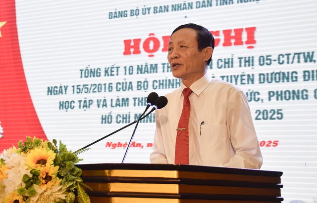 Nghệ An: Tổng kết 10 năm thực hiện Chỉ thị 05-CT/TW về học tập đạo đức, phong cách Hồ Chí Minh- Ảnh 2. Nghệ An: Tổng kết 10 năm thực hiện Chỉ thị 05-CT/TW về học tập đạo đức, phong cách Hồ Chí Minh- Ảnh 2.