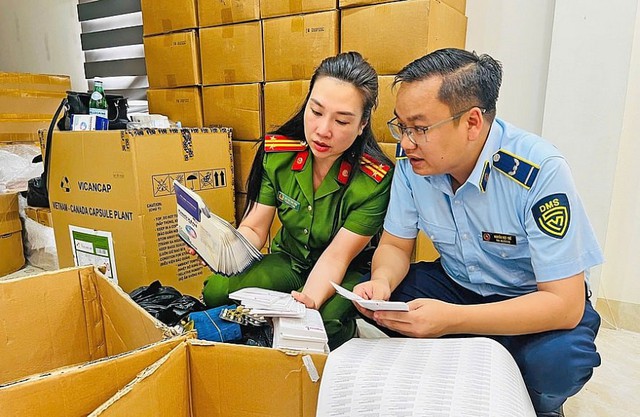 Hà Nội: Xử lý hàng loạt vi phạm về an toàn thực phẩm trong tháng cao điểm- Ảnh 1. Hà Nội: Xử lý hàng loạt vi phạm về an toàn thực phẩm trong tháng cao điểm- Ảnh 1.