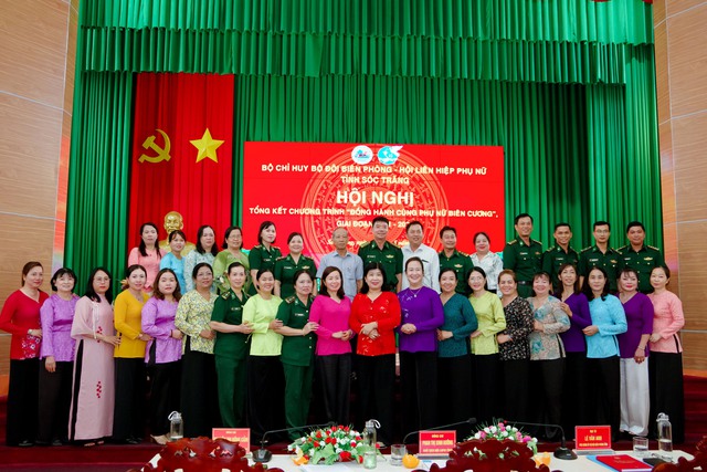 Phụ nữ Sóc Trăng tích cực tham gia xây dựng an ninh biên giới, biển đảo- Ảnh 5. Phụ nữ Sóc Trăng tích cực tham gia xây dựng an ninh biên giới, biển đảo- Ảnh 5.