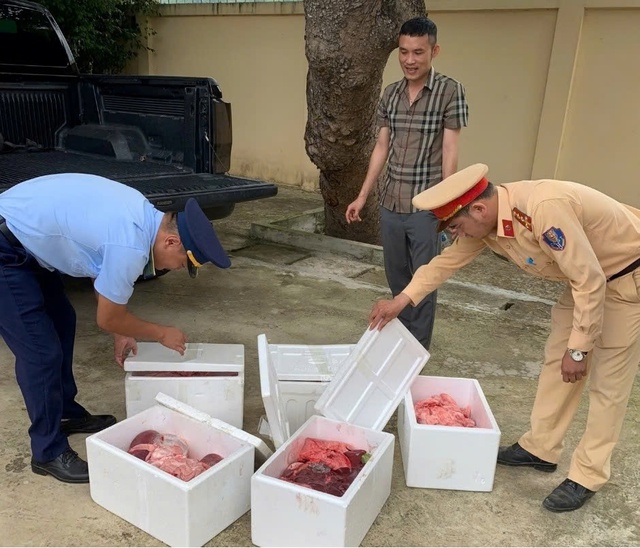 Nghệ An: Mở đợt cao điểm đấu tranh chống buôn lậu, gian lận thương mại và hàng giả- Ảnh 1. Nghệ An: Mở đợt cao điểm đấu tranh chống buôn lậu, gian lận thương mại và hàng giả- Ảnh 1.
