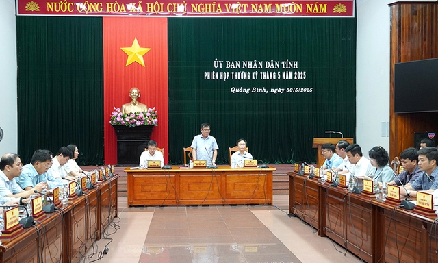 Quảng Bình: Không để việc sắp xếp tổ chức bộ máy ảnh hưởng đến thực hiện nhiệm vụ phát triển kinh tế-xã hội.- Ảnh 3. Quảng Bình: Không để việc sắp xếp tổ chức bộ máy ảnh hưởng đến thực hiện nhiệm vụ phát triển kinh tế-xã hội.- Ảnh 3.