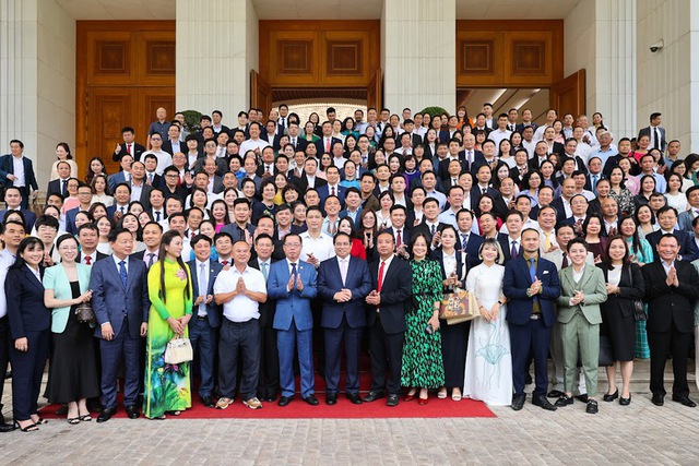 Thủ tướng Chính phủ: Thực hiện hiệu quả Nghị quyết 68, chỉ bàn làm, không bàn lùi- Ảnh 3. Thủ tướng Chính phủ: Thực hiện hiệu quả Nghị quyết 68, chỉ bàn làm, không bàn lùi- Ảnh 3.
