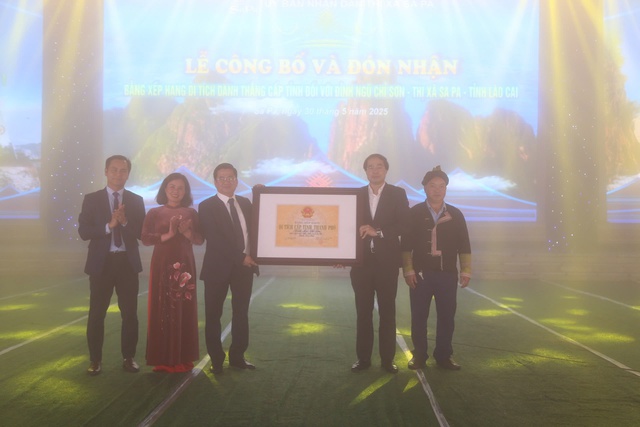 Lào Cai: Đón nhận Bằng xếp hạng Di tích danh thắng cấp tỉnh đối với đỉnh Ngũ Chỉ Sơn- Ảnh 1. Lào Cai: Đón nhận Bằng xếp hạng Di tích danh thắng cấp tỉnh đối với đỉnh Ngũ Chỉ Sơn- Ảnh 1.