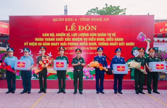 Nghệ An: Quân khu 4 đón các lực lượng hoàn thành nhiệm vụ diễu binh, diễu hành- Ảnh 4. Nghệ An: Quân khu 4 đón các lực lượng hoàn thành nhiệm vụ diễu binh, diễu hành- Ảnh 4.