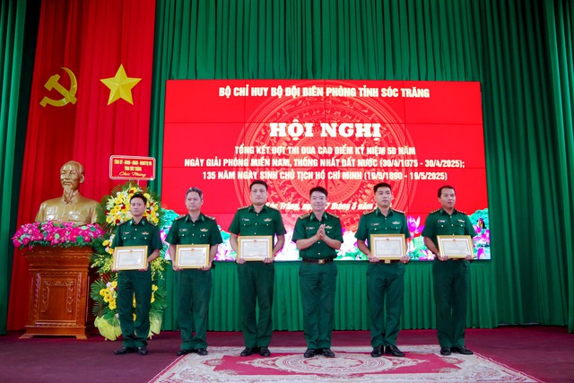 BĐBP Sóc Trăng: Tổng kết đợt thi đua kỷ niệm 50 năm Ngày Giải phóng Miền Nam- Ảnh 2. BĐBP Sóc Trăng: Tổng kết đợt thi đua kỷ niệm 50 năm Ngày Giải phóng Miền Nam- Ảnh 2.