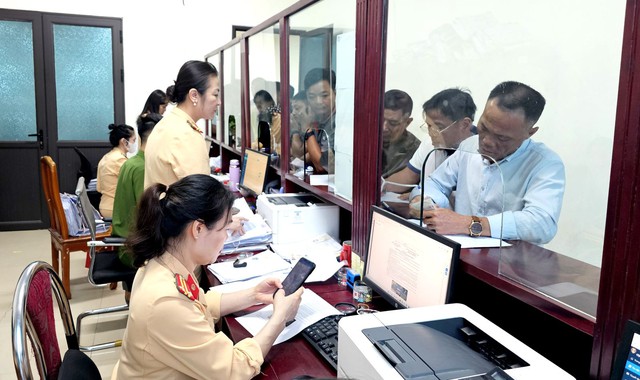 Công an tỉnh Thanh Hóa: Mở thêm điểm tiếp nhận, phân loại và xử lý vi phạm TTATGT- Ảnh 1. Công an tỉnh Thanh Hóa: Mở thêm điểm tiếp nhận, phân loại và xử lý vi phạm TTATGT- Ảnh 1.