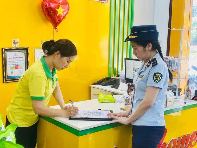 Thanh Hóa: Tăng cường công tác rà soát thị trường sữa, dược phẩm- Ảnh 3. Thanh Hóa: Tăng cường công tác rà soát thị trường sữa, dược phẩm- Ảnh 3.