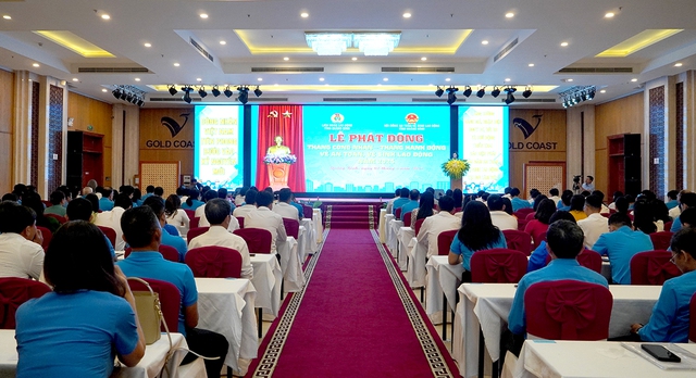 Quảng Bình: Phát động Tháng Công nhân, Tháng Hành động về an toàn vệ sinh lao động- Ảnh 1. Quảng Bình: Phát động Tháng Công nhân, Tháng Hành động về an toàn vệ sinh lao động- Ảnh 1.