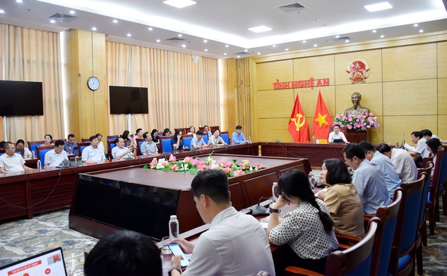 Nghệ An: Hội nghị trực tuyến học tập và làm theo tư tưởng, đạo đức, phong cách Hồ Chí Minh- Ảnh 1. Nghệ An: Hội nghị trực tuyến học tập và làm theo tư tưởng, đạo đức, phong cách Hồ Chí Minh- Ảnh 1.