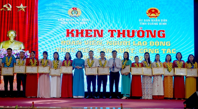 Quảng Bình: Phát động Tháng Công nhân, Tháng Hành động về an toàn vệ sinh lao động- Ảnh 3. Quảng Bình: Phát động Tháng Công nhân, Tháng Hành động về an toàn vệ sinh lao động- Ảnh 3.