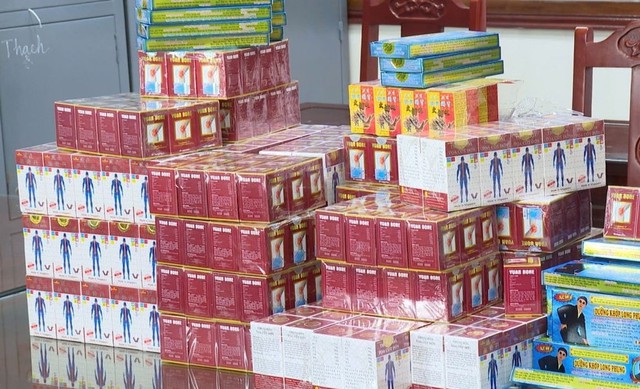 Người tiêu dùng - "tuyến phòng thủ đầu tiên" trong kiểm soát thị trường hàng hóa sạch- Ảnh 2. Người tiêu dùng - "tuyến phòng thủ đầu tiên" trong kiểm soát thị trường hàng hóa sạch- Ảnh 2.