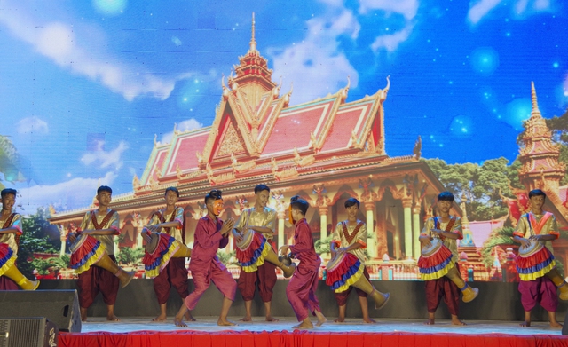 An Giang: Tổ chức Liên hoan Nghệ thuật sắc màu biên giới lần thứ II- Ảnh 4. An Giang: Tổ chức Liên hoan Nghệ thuật sắc màu biên giới lần thứ II- Ảnh 4.