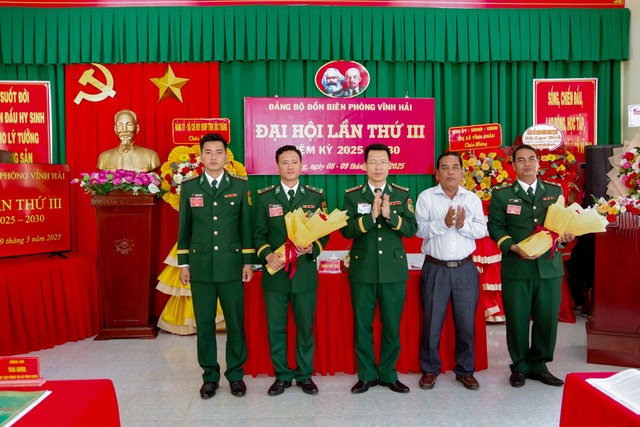 Sóc Trăng: Đại hội Đảng bộ đồn Biên phòng Vĩnh Hải nhiệm kỳ 2025-2030- Ảnh 4. Sóc Trăng: Đại hội Đảng bộ đồn Biên phòng Vĩnh Hải nhiệm kỳ 2025-2030- Ảnh 4.