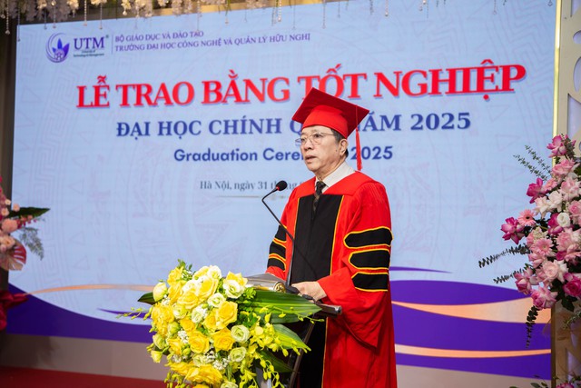 Tỏa sáng trong ngày lễ tốt nghiệp tại Trường UTM- Ảnh 2. Tỏa sáng trong ngày lễ tốt nghiệp tại Trường UTM- Ảnh 2.