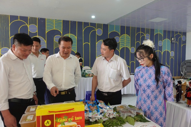 Khơi dậy tinh thần đổi mới, liên kết phát triển kinh tế tập thể- Ảnh 3. Khơi dậy tinh thần đổi mới, liên kết phát triển kinh tế tập thể- Ảnh 3.