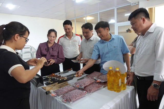 Khơi dậy tinh thần đổi mới, liên kết phát triển kinh tế tập thể- Ảnh 4. Khơi dậy tinh thần đổi mới, liên kết phát triển kinh tế tập thể- Ảnh 4.