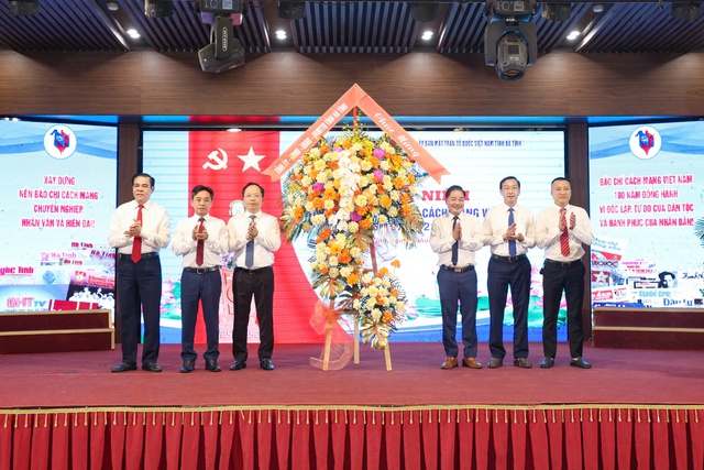 Hà Tĩnh long trọng tổ chức Lễ kỷ niệm 100 năm Ngày Báo chí Cách mạng Việt Nam- Ảnh 8. Hà Tĩnh long trọng tổ chức Lễ kỷ niệm 100 năm Ngày Báo chí Cách mạng Việt Nam- Ảnh 8.