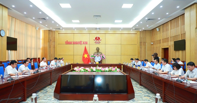 Nghệ An: Đảng ủy UBND tỉnh thảo luận các dự án đầu tư và hoàn thiện quy chế tổ chức- Ảnh 1.