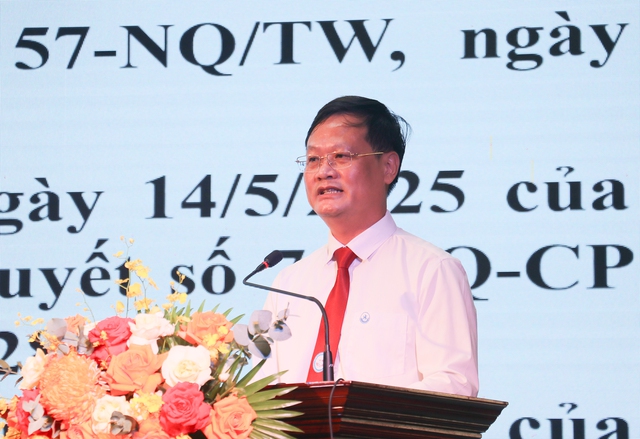 Nghệ An: Phát động phong trào 'Bình dân học vụ số' và khai trương Cổng Thông tin điện tử- Ảnh 2. Nghệ An: Phát động phong trào 'Bình dân học vụ số' và khai trương Cổng Thông tin điện tử- Ảnh 2.