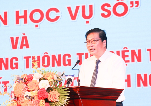 Nghệ An: Phát động phong trào 'Bình dân học vụ số' và khai trương Cổng Thông tin điện tử- Ảnh 5. Nghệ An: Phát động phong trào 'Bình dân học vụ số' và khai trương Cổng Thông tin điện tử- Ảnh 5.