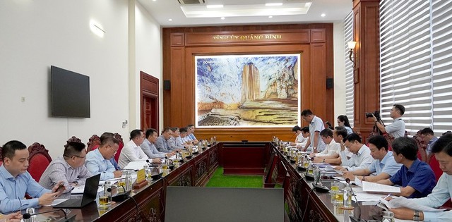 Quảng Bình: Thường trực Tỉnh ủy làm việc với Tập đoàn Điện lực Việt Nam- Ảnh 1. Quảng Bình: Thường trực Tỉnh ủy làm việc với Tập đoàn Điện lực Việt Nam- Ảnh 1.