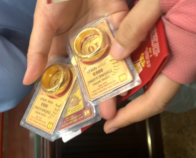 Giá vàng hôm nay 13/6: Vàng thế giới áp sát mốc 3.400 USD- Ảnh 1. Giá vàng hôm nay 13/6: Vàng thế giới áp sát mốc 3.400 USD- Ảnh 1.