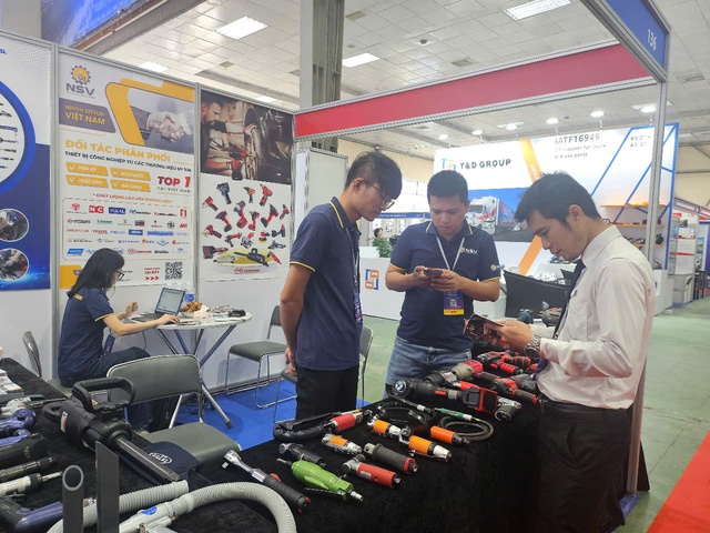 Vietnam AutoExpo 17: Khát vọng vươn lên của nền công nghiệp Việt Nam- Ảnh 4. Vietnam AutoExpo 17: Khát vọng vươn lên của nền công nghiệp Việt Nam- Ảnh 4.