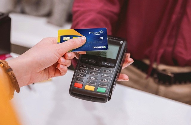 Từ 1/7 dừng toàn bộ giao dịch với thẻ ATM công nghệ từ- Ảnh 1. Từ 1/7 dừng toàn bộ giao dịch với thẻ ATM công nghệ từ- Ảnh 1.