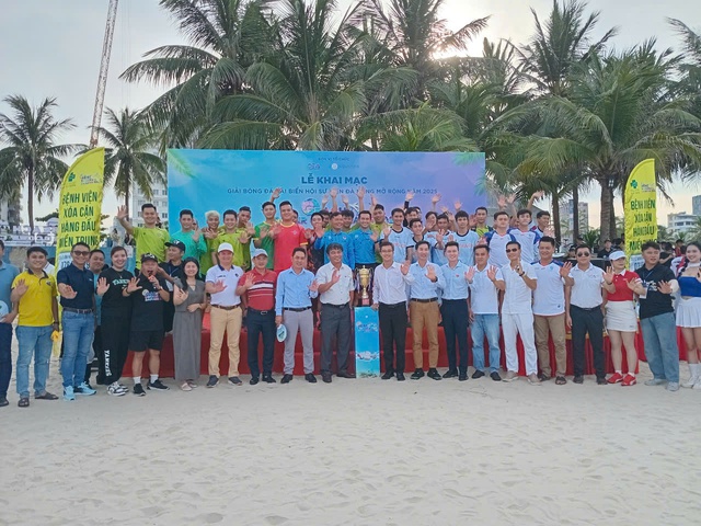 Khai mạc giải bóng đá bãi biển Hội Sự kiện Đà Nẵng 2025- Ảnh 1. Khai mạc giải bóng đá bãi biển Hội Sự kiện Đà Nẵng 2025- Ảnh 1.