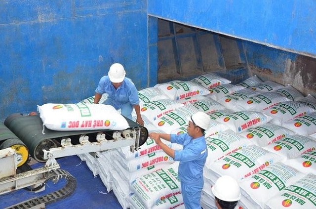 Xuất khẩu phân bón tăng 31,3% về lượng và 26,6% về trị giá- Ảnh 1. Xuất khẩu phân bón tăng 31,3% về lượng và 26,6% về trị giá- Ảnh 1.