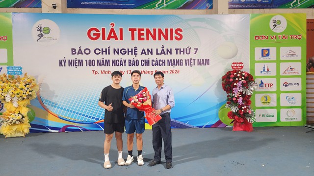 Giải Tennis Báo chí Nghệ An lần thứ 7: Kết nối tinh thần báo chí Cách mạng Việt Nam- Ảnh 3. Giải Tennis Báo chí Nghệ An lần thứ 7: Kết nối tinh thần báo chí Cách mạng Việt Nam- Ảnh 3.