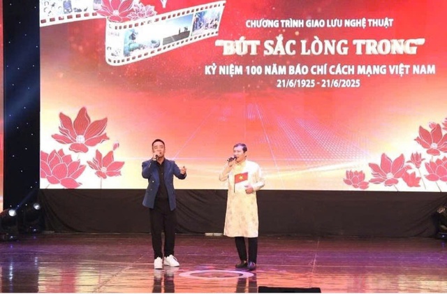 Thanh Hóa: Tổ chức Chương trình giao lưu nghệ thuật “Bút sắc lòng trong”- Ảnh 2. Thanh Hóa: Tổ chức Chương trình giao lưu nghệ thuật “Bút sắc lòng trong”- Ảnh 2.