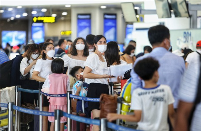 Các cảng hàng không dự kiến đón gần 28 triệu lượt khách hè 2025- Ảnh 1. Các cảng hàng không dự kiến đón gần 28 triệu lượt khách hè 2025- Ảnh 1.