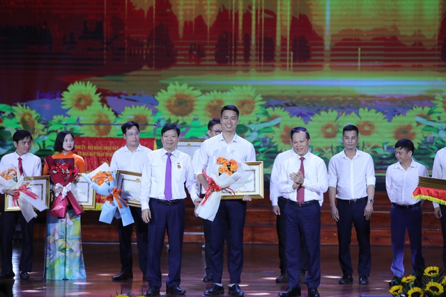 Bắc Giang: Lễ kỷ niệm 100 năm Ngày Báo chí Cách mạng Việt Nam- Ảnh 2. Bắc Giang: Lễ kỷ niệm 100 năm Ngày Báo chí Cách mạng Việt Nam- Ảnh 2.