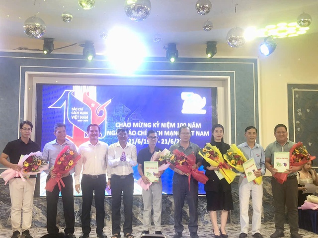 Trường Đại học Nông Lâm TP. HCM gặp gỡ phóng viên, nhà báo- Ảnh 2. Trường Đại học Nông Lâm TP. HCM gặp gỡ phóng viên, nhà báo- Ảnh 2.