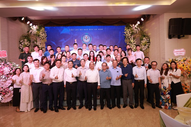 Câu lạc bộ Nhà báo Hà Nam trong dòng chảy 100 năm Ngày Báo chí cách mạng Việt Nam- Ảnh 5. Câu lạc bộ Nhà báo Hà Nam trong dòng chảy 100 năm Ngày Báo chí cách mạng Việt Nam- Ảnh 5.