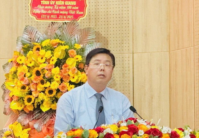 Kiên Giang họp mặt kỷ niệm 100 năm Ngày Báo chí Cách mạng Việt Nam- Ảnh 2. Kiên Giang họp mặt kỷ niệm 100 năm Ngày Báo chí Cách mạng Việt Nam- Ảnh 2.