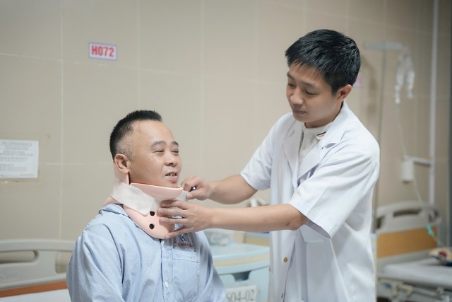Thái Bình: Ứng dụng nội soi điều trị hẹp ống sống cổ, bước tiến mới trong y học hiện đại- Ảnh 3. Thái Bình: Ứng dụng nội soi điều trị hẹp ống sống cổ, bước tiến mới trong y học hiện đại- Ảnh 3.