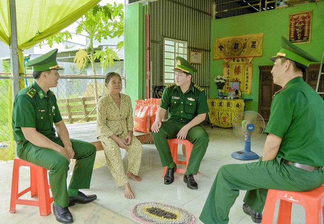 BĐBP tỉnh Kiên Giang nâng cao vai trò toàn dân tham gia bảo vệ đường biên- Ảnh 3. BĐBP tỉnh Kiên Giang nâng cao vai trò toàn dân tham gia bảo vệ đường biên- Ảnh 3.