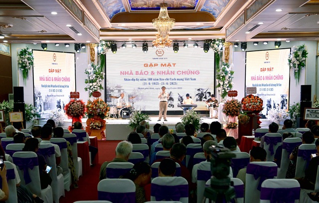 Gặp mặt “Nhà báo và nhân chứng”: Tri ân truyền thống, tiếp nối khí phách báo chí Cách mạng xứ Nghệ- Ảnh 1. Gặp mặt “Nhà báo và nhân chứng”: Tri ân truyền thống, tiếp nối khí phách báo chí Cách mạng xứ Nghệ- Ảnh 1.