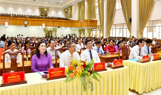 Lãnh đạo và phóng viên VPĐD Tạp chí Doanh nghiệp và Tiếp thị tại Hậu Giang nhận Bằng khen Chủ tịch UBND tỉnh An Giang- Ảnh 3. Lãnh đạo và phóng viên VPĐD Tạp chí Doanh nghiệp và Tiếp thị tại Hậu Giang nhận Bằng khen Chủ tịch UBND tỉnh An Giang- Ảnh 3.