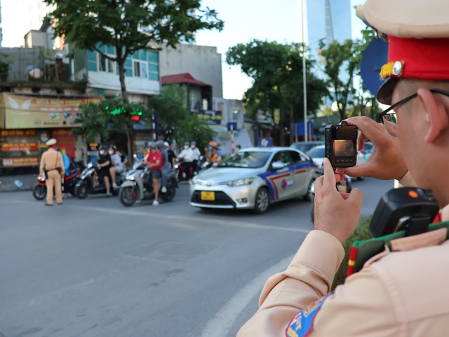 Hà Nội: Nhiều giải pháp nâng cao hiệu quả an toàn giao thông- Ảnh 1. Hà Nội: Nhiều giải pháp nâng cao hiệu quả an toàn giao thông- Ảnh 1.