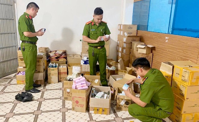 Hà Tĩnh “mạnh tay” truy quét hàng giả, bảo vệ quyền lợi người tiêu dùng- Ảnh 1. Hà Tĩnh “mạnh tay” truy quét hàng giả, bảo vệ quyền lợi người tiêu dùng- Ảnh 1.
