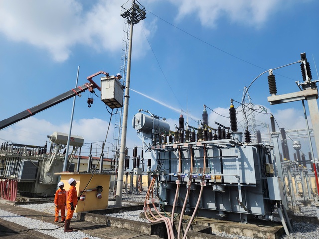 Tiêu thụ điện toàn quốc ghi nhận kỷ lục mới- Ảnh 1. Tiêu thụ điện toàn quốc ghi nhận kỷ lục mới- Ảnh 1.