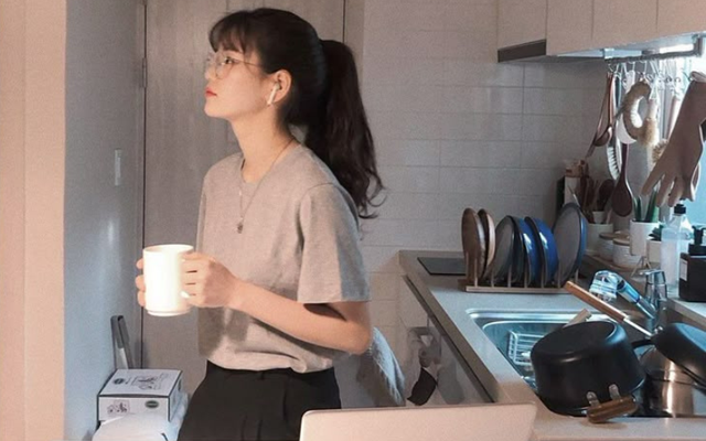 Cạn lời: Chồng đưa 20 triệu/tháng, vợ vẫn lén bán hết trang sức, nhẫn cưới để lấy tiền tiêu- Ảnh 2. Cạn lời: Chồng đưa 20 triệu/tháng, vợ vẫn lén bán hết trang sức, nhẫn cưới để lấy tiền tiêu- Ảnh 2.